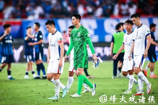 足坛“反赌扫黑”落下重锤:中超九支球队新赛季遭罚分,73人终身禁足 足坛“反赌扫黑”落下重锤:中超九支球队新赛季遭罚分,73人终身禁足